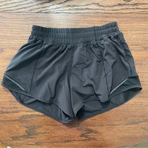 Lululemon hotty hot short low rise size 6